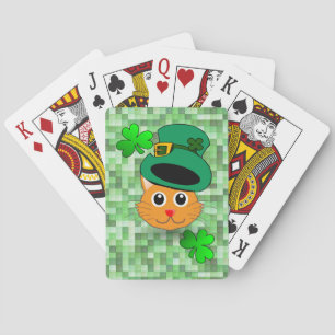 Gato de cartas de juego del Día de San Patricio