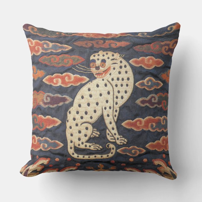 Gato de leopardo chino en almohada de las nubes (Anverso)