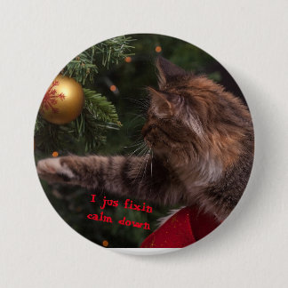 gato de Navidad arreglando el árbol pin botón post