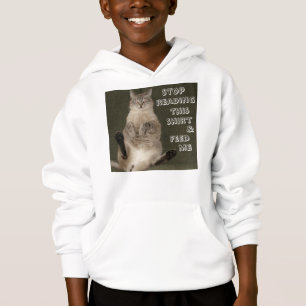 GATO DEJAR DE LEER CAMISA Y ALIMENTARME A LOS NIÑO