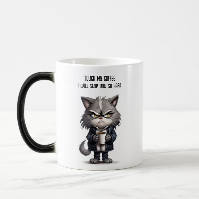 Gato gruñón con taza de café (Izquierda)