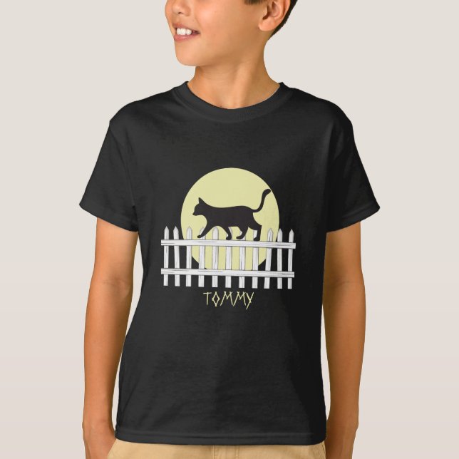 Gato negro espeluznante en la camiseta de la cerca (Anverso)