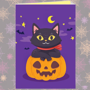 Gato negro lindo en la tarjeta Halloween de calaba