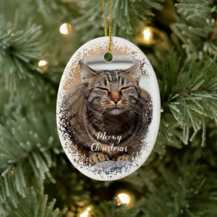 Gato nevado en adorno de cerámica de Navidad