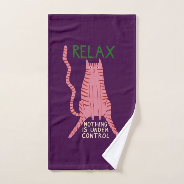 Gato Rosa Relájate Nada Está Bajo Control  (Toalla de mano)