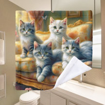 Gatos en el sofá - escenas lindas con aspecto vint