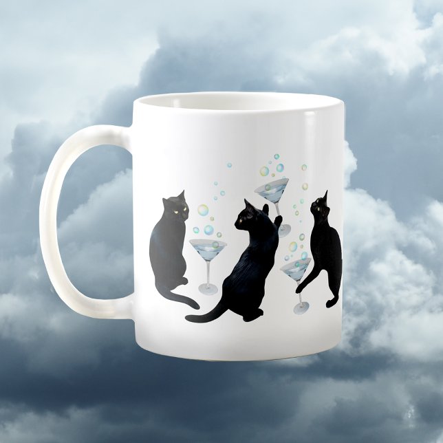 Gatos negros con jarra de cócteles (Subido por el creador)