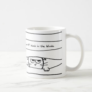 Gatos y persianas de ventana - taza de café