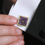 Gemelos Dorados Cuadrado de oro del Agate Morado Monogramado<br><div class="desc">Estos elegantes entarimados presentan un diseño de agate geodésico de color púrpura con detalles de purpurina de imitación dorada. Personalízalos con su monograma inicial en texto de color dorado en un cuadrado morado oscuro. Se coordinan con nuestra suite boda agate morado y dorado. También disponible en forma redonda. ¡Hacen grandes...</div>