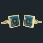 Gemelos Dorados Cuadrado de oro del Agate Verde azulado monogramad<br><div class="desc">Estos elegantes entarimados presentan un verde azulado diseño de agate geodésico de acuarela con detalles de purpurina de imitación dorada. Personalízalos con su monograma inicial en texto de color dorado en un cuadrado verde azulado oscuro.Se coordinan con nuestra verde azulada y dorada suite boda agate. También disponible en forma redonda....</div>
