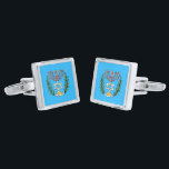 Gemelos Plateados Magen persa David Menorah<br><div class="desc">Esta imagen fue adaptada de una antigua teja judía persa y cuenta con una menorah con un Magen David (Estrella de David) enmarcado por ramas de olivo. Se han conservado las imperfecciones de la imagen original pintada a mano.</div>