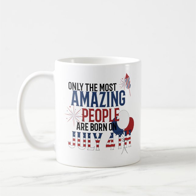 Gente llevada en taza de la independencia del (Izquierda)