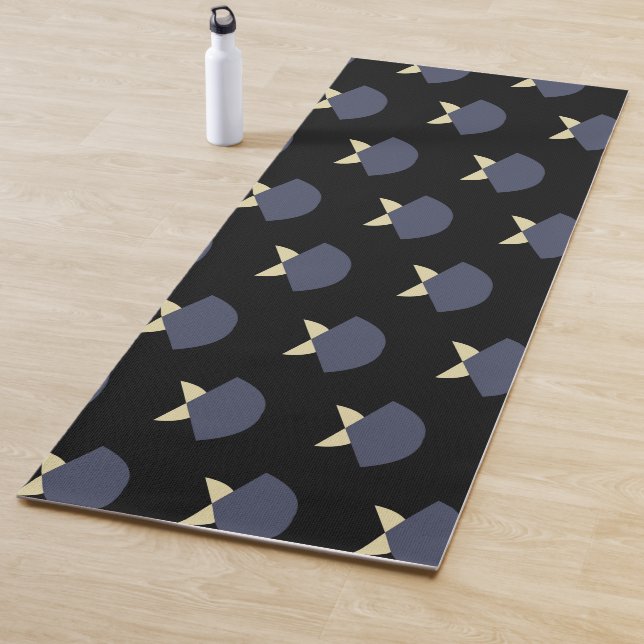 Geometric abstract shapes yoga mat (In situ)