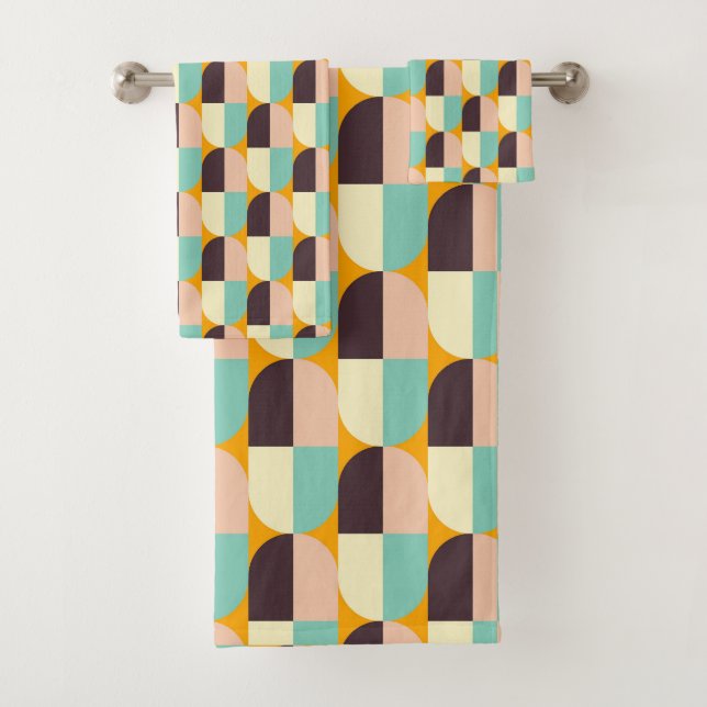 Geometric pattern with overlapping half-circles (In situ)