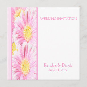 Gerberas rosadas en la invitación a la boda blanca