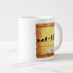 Gigante La taza de café esta los Cavewoman elegantes hace