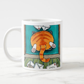 Gigante Un gato grande Naranja en una taza de café con gat
