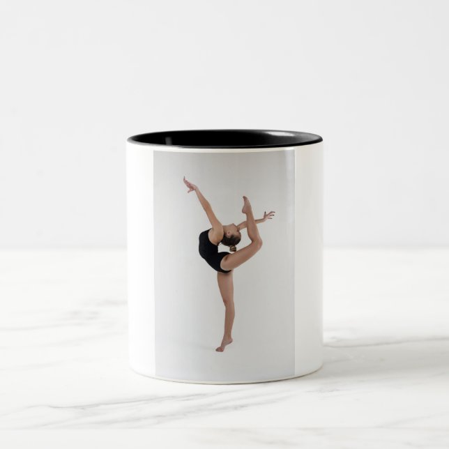 Gimnasia de dos tonidades de taza de café. (Centro)