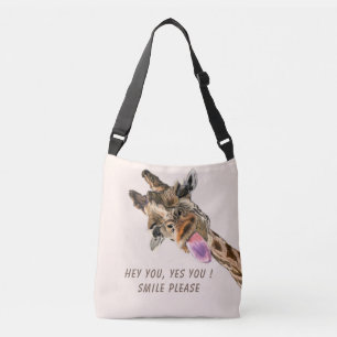 Girafa juguetona con bolsa de cadáveres cruzados d