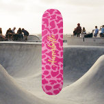 Giraffe Animal Print Personalizado Skateboard<br><div class="desc">Tema Safari. Huella de jirafa crema y marrón claro. Un diseño sencillo,  elegante y salvaje Perfecto para los amantes de la jirafa.</div>