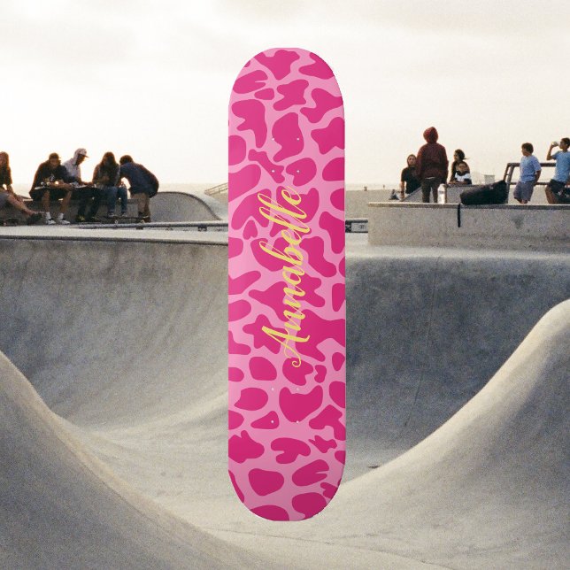 Giraffe Animal Print Personalizado Skateboard (Pink Animal Print - Custom Name - Girly Modern Trendy)