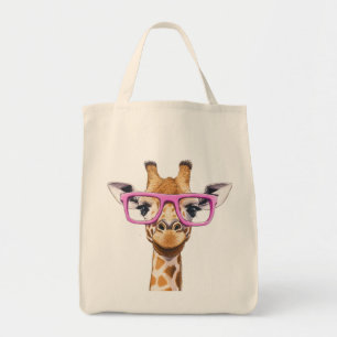 Giraffe con una bolsa de tocador de lentes rosados