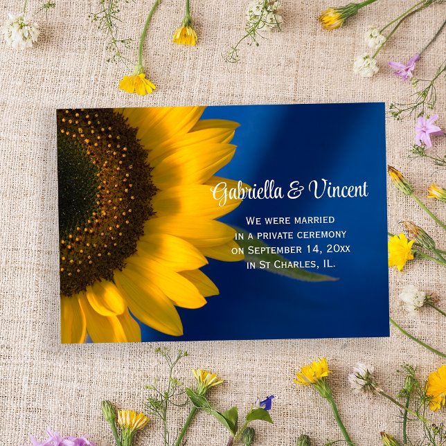Girasol amarillo en la Invitación matrimonial azul (Subido por el creador)