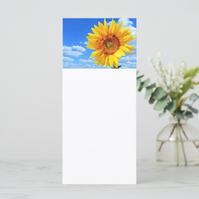 Girasoles y Abejas en Menú de Verano de Cielo Azul (Anverso de pie)