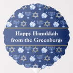Globo Hanukkah Dreidel Menorah Pattern Personalizado azu<br><div class="desc">Hermoso globo fiesta Hanukkah en azul bonito con un fresco patrón de estrella del judaísmo,  ideal para divertidos juegos de Chanukah,  y la menorah judía para la festividad. Personalizar este regalo con tu nombre.</div>