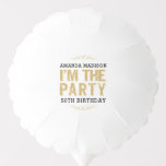 Globo Modern Happy 50th Birthday Cute I'm The Fiesta<br><div class="desc">Guay lindo y un poco divertido feliz cumpleaños o cualquier diseño de celebración. Impresión moderna de textura purpurina de oro sobre diseño de textos lindos. Soy el fiesta. Fondo blanco con texto de personalizable en negro. Los acentos del marco del purpurina de oro giran.</div>