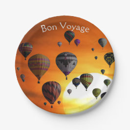 Globos aerostáticos en vuelo plato de papel