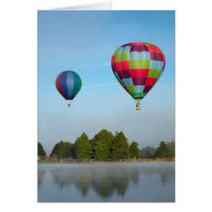 Globos aerostáticos sobre un lago, NZ