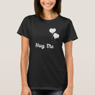 Globos de Corazón de Abrazo en camiseta deportiva