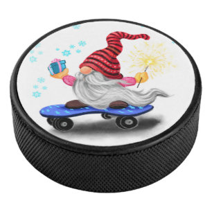 Gnome de patinaje de navidades con disco de hockey