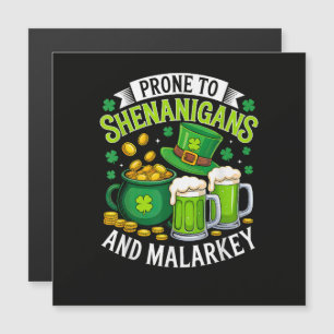 Gnomo irlandés del día de San Patricio propenso a