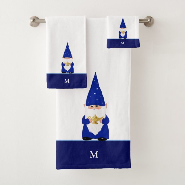 Gnomo Mágico y Monograma en Azul y Blanco (In situ)