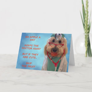 Goldendoodle consigue pronto la tarjeta bien