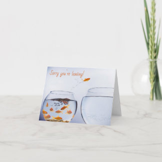 Goldfish escapando tarjeta de felicitación plegada