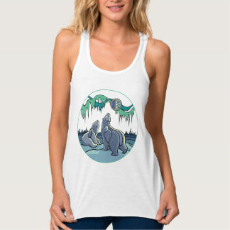 Golpes de oso polar para mujeres con camisetas de