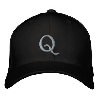 Gorra Bordada # 1 "Q" por: Opal01