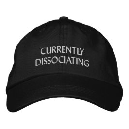 Gorra Bordada "Actualmente disociando"
