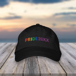 Gorra Bordada Año Personalizado del orgullo arcoiris<br><div class="desc">¡Levántate para enorgullecerte con esta increíble gorra bordada personalizado! El diseño presenta la palabra "ORGULLO" en letras de arcoiris,  con el año a la par en morado.</div>