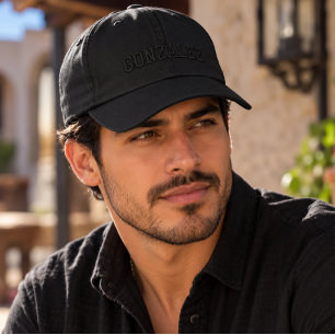 Gorra Bordada Apellido Negro sobre Negro Bordado Monocromo