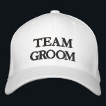 Gorra Bordada Boda blanco y negro de Team Groom<br><div class="desc">Cabo de béisbol bordado en blanco y negro de Team Groom Disponible en muchos colores y opciones</div>