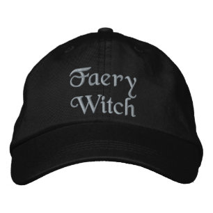 Gorra Bordada Bruja malvada encantada morada negra
