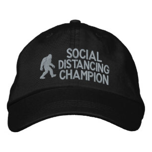 Gorra Bordada Campeón de distanciamiento social - Squatch