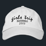 Gorra Bordada Chicas recorren la tipografía de escritura moderna<br><div class="desc">Chicas Viaje con tipografía de escritura moderna El gorro de béisbol con bordado Personalizado personalizado presenta el sencillo y moderno texto "Viaje de Chicas" con su ubicación personalizada y fecha o año. Perfecto para su próximo viaje de chicas. Creado por Evco Studio www.zazzle.com/store/evcostudio</div>