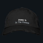 Gorra Bordada Cita de potencia positiva ligera Vintage Black Whi<br><div class="desc">La gorra de béisbol negro personalizada,  con la cita Poder está en el estilo rústico de la cosecha negra actual. idea inspiradora de regalo de cumpleaños de yoga.</div>