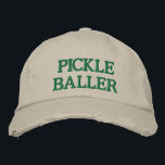 Gorra Bordada Cita divertida de Pickleball Lover Un regalo único<br><div class="desc">¡Muéstrate tu amor por el pickleball con este elegante gorra de papá bordado y afligido! Con letras verdes en negrita sobre un fondo neutro clásico, este gorra es perfecto para el desgaste casual dentro y fuera de la corte. Tanto si eres un profesional experimentado como si simplemente te gusta el...</div>