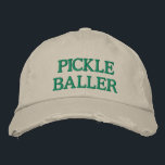 Gorra Bordada Cita divertida de Pickleball Lover Un regalo único<br><div class="desc">¡Muéstrate tu amor por el pickleball con este elegante gorra de papá bordado y afligido! Con letras verdes en negrita sobre un fondo neutro clásico, este gorra es perfecto para el desgaste casual dentro y fuera de la corte. Tanto si eres un profesional experimentado como si simplemente te gusta el...</div>